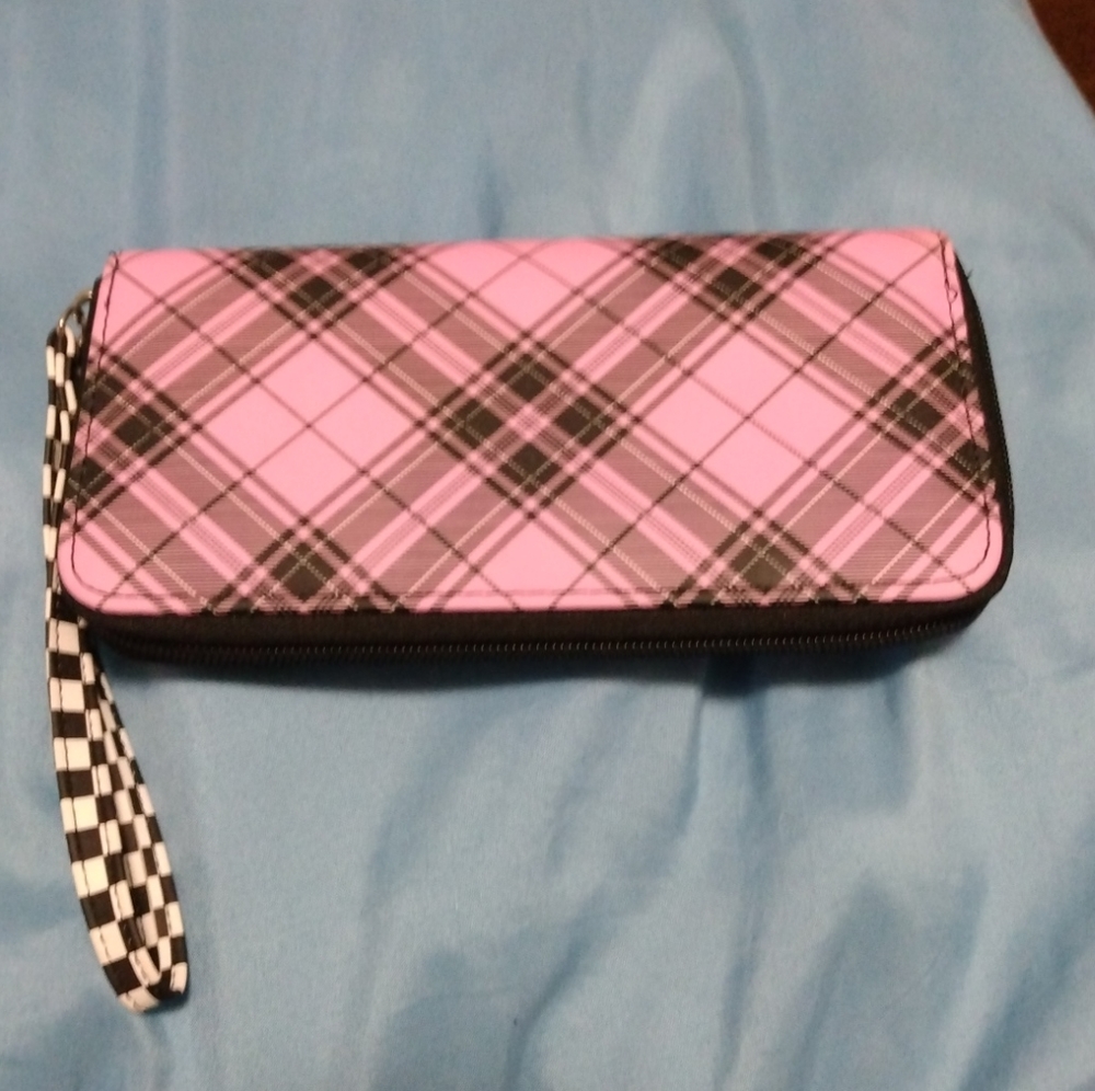 Pink Wallet - Picture 2 of 3